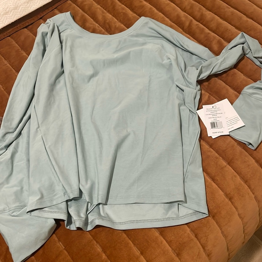 Beyond yoga feather light long sleeve size small minty gree